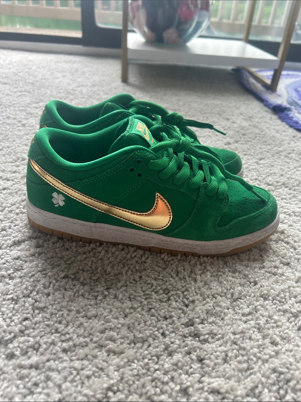 Womens Nike SB Dunk Low "St. Patrick's Day" sneakers